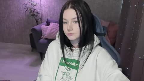 Snapshot of alinegreeeen chatting on October 21, 9:54 am Aline Greeeen online show from October 21, 9:54 am