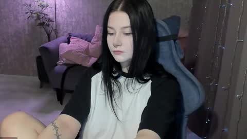 Snapshot of alinegreeeen chatting on October 25, 4:42 am Aline Greeeen online show from October 25, 4:42 am