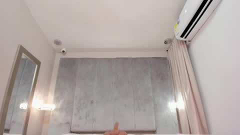 Alinna  online show from March 6, 1:05 am