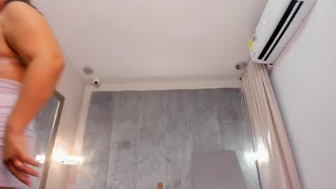 Alinna  online show from March 8, 7:20 pm