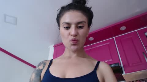 alipetite online show from March 12, 9:21 pm