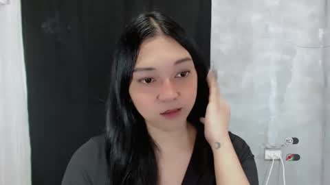 Shanti xhey online show from December 3, 9:18 am