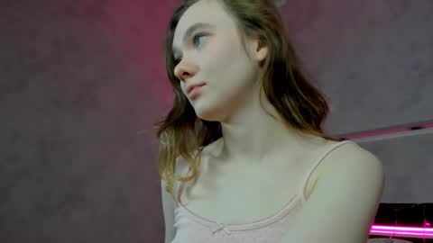 Snapshot of alisa_lesly chatting on January 3, 10:20 am Alisa GMT2 Wen - Sun 10 AM - 4 PM except Monday and Tuesday online show from January 3, 10:20 am