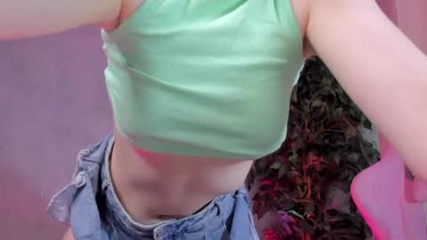 Snapshot of alisa_lesly chatting on January 15, 7:15 am Alisa GMT2 Wen - Sun 10 AM - 4 PM except Monday and Tuesday online show from January 15, 7:15 am