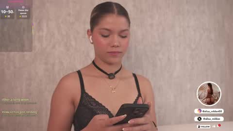 Snapshot of alisa_roldan chatting on September 19, 2:29 pm online show from September 19, 2:29 pm