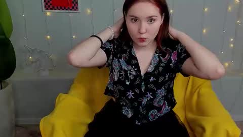 Snapshot of alisa_shybaby chatting on October 22, 8:14 am alisa_shybaby online show from October 22, 8:14 am
