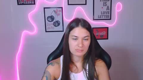 Snapshot of alisarossy chatting on May 26, 8:38 pm Alisa online show from May 26, 8:38 pm