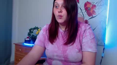 Snapshot of alisawoods_ chatting on June 7, 12:53 pm Alisa online show from June 7, 12:53 pm