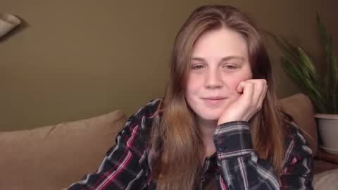 Snapshot of alisaxxxshy chatting on November 25, 10:43 pm alisaxxxshy online show from November 25, 10:43 pm