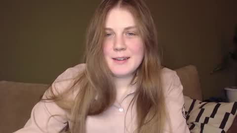 Snapshot of alisaxxxshy chatting on February 12, 11:00 pm alisaxxxshy online show from February 12, 11:00 pm