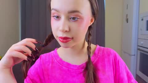 Snapshot of alise_kitty chatting on February 6, 11:54 am alise online show from February 6, 11:54 am