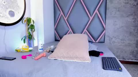 alise_mason online show from January 6, 11:51 pm