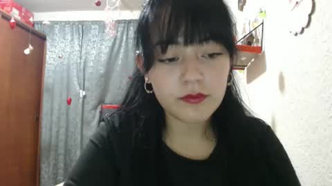 Snapshot of alisha_9997 chatting on January 21, 4:05 pm alisha_9997 online show from January 21, 4:05 pm