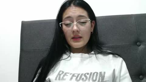 Snapshot of alisha_9997 chatting on October 11, 12:43 am alisha_9997 online show from October 11, 12:43 am