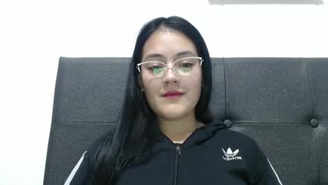 Snapshot of alisha_9997 chatting on October 14, 12:44 am alisha_9997 online show from October 14, 12:44 am