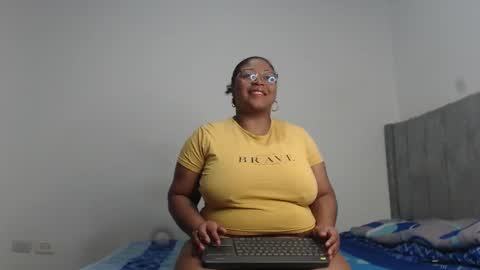 Snapshot of alisha_charm1 chatting on February 2, 1:21 pm Alisha charm1 online show from February 2, 1:21 pm