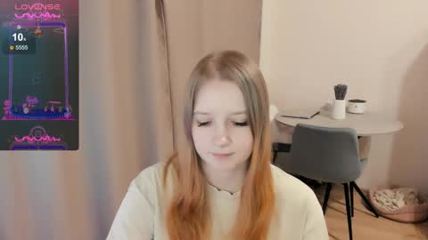 Snapshot of alisha_ley chatting on February 14, 6:40 pm Alya online show from February 14, 6:40 pm