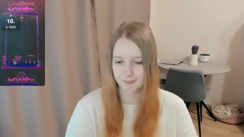 Snapshot of alisha_ley chatting on March 1, 4:33 pm Alya online show from March 1, 4:33 pm