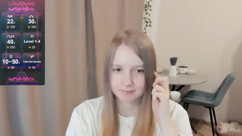 Snapshot of alisha_ley chatting on October 7, 10:12 am Alya online show from October 7, 10:12 am