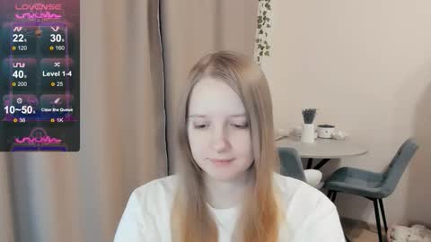 Snapshot of alisha_ley chatting on October 7, 10:18 pm Alya online show from October 7, 10:18 pm