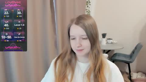 Snapshot of alisha_ley chatting on October 9, 12:03 pm Alya online show from October 9, 12:03 pm