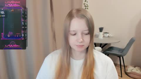 Snapshot of alisha_ley chatting on October 14, 11:49 pm Alya online show from October 14, 11:49 pm