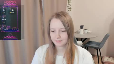 Snapshot of alisha_ley chatting on October 15, 11:54 am Alya online show from October 15, 11:54 am