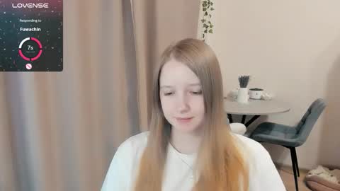 Snapshot of alisha_ley chatting on October 17, 10:34 pm Alya online show from October 17, 10:34 pm