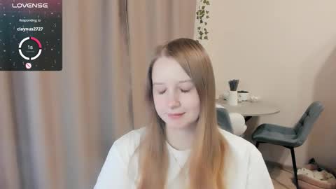 Snapshot of alisha_ley chatting on November 7, 3:23 pm Alya online show from November 7, 3:23 pm