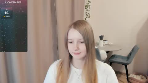 Snapshot of alisha_ley chatting on November 9, 11:47 pm Alya online show from November 9, 11:47 pm