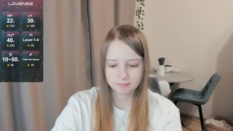 Snapshot of alisha_ley chatting on November 14, 1:32 pm Alya online show from November 14, 1:32 pm