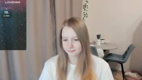 Snapshot of alisha_ley chatting on November 15, 2:20 am Alya online show from November 15, 2:20 am