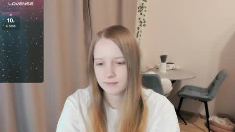 Snapshot of alisha_ley chatting on November 18, 6:34 pm Alya online show from November 18, 6:34 pm