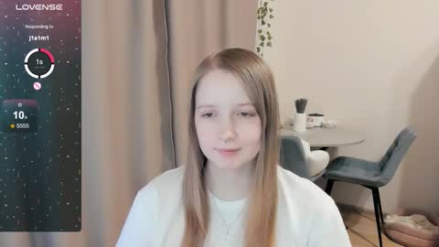 Snapshot of alisha_ley chatting on November 22, 7:40 am Alya online show from November 22, 7:40 am