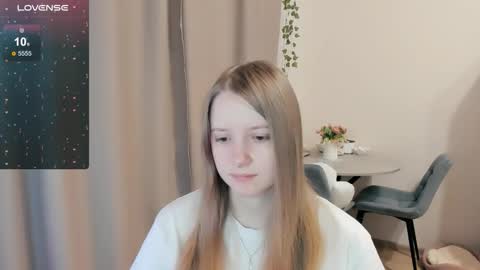 Snapshot of alisha_ley chatting on December 2, 8:30 am Alya online show from December 2, 8:30 am