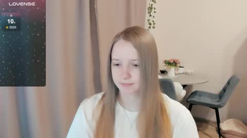 Snapshot of alisha_ley chatting on December 14, 1:38 pm Alya online show from December 14, 1:38 pm