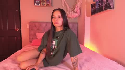 alisha_olsen_ online show from April 23, 4:35 am