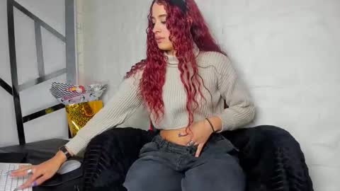 alishaevans_rs online show from February 14, 8:16 pm