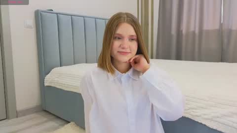 Snapshot of alisia_spinnet chatting on July 28, 2:35 pm Alisia online show from July 28, 2:35 pm