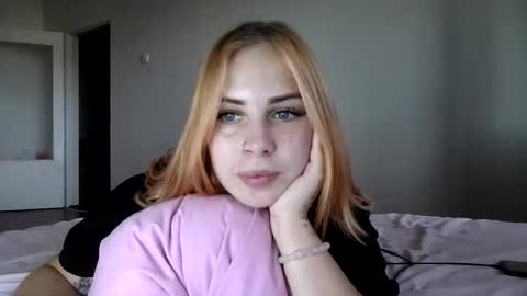 Snapshot of alismoona chatting on September 19, 2:29 pm Alisa online show from September 19, 2:29 pm