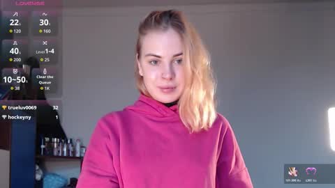 Snapshot of alismoona chatting on November 26, 8:26 am Alisa online show from November 26, 8:26 am