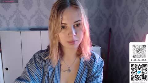 Snapshot of alismoona chatting on December 4, 8:34 am Alisa online show from December 4, 8:34 am