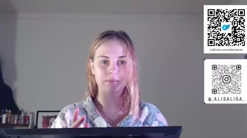 Snapshot of alismoona chatting on December 15, 10:03 pm Alisa online show from December 15, 10:03 pm