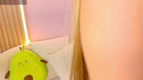 Alison online show from April 11, 8:24 pm