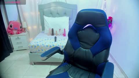 Alison online show from December 20, 8:55 pm