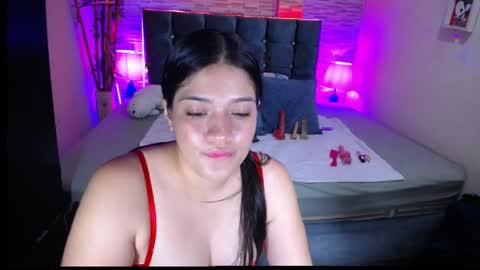 Alison online show from April 8, 9:26 pm