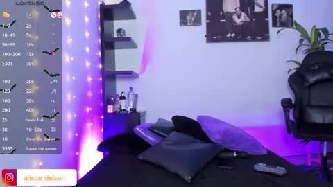 Snapshot of alison_wynter chatting on October 24, 4:09 am alison_wynter online show from October 24, 4:09 am