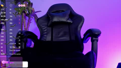 Snapshot of alison_wynter chatting on November 22, 5:06 am alison_wynter online show from November 22, 5:06 am