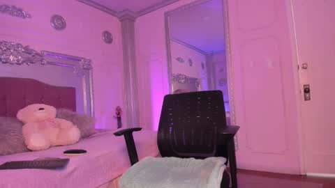 Alison Fishert online show from January 14, 11:42 am