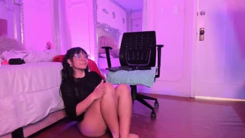 Alison Fishert online show from January 24, 6:04 pm